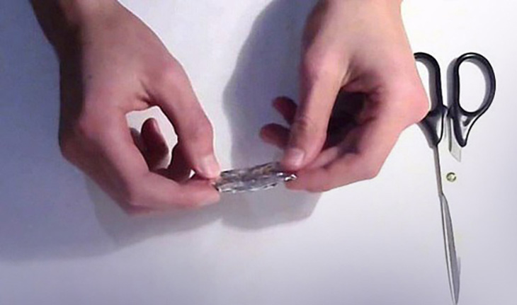 Невероятно простой способ, который поможет заточить ваши ножницы! Всего 5 минут и результат готов!