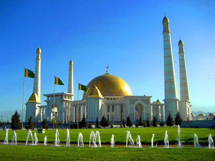 Вот как живёт Туркмения – без коммуналки и c бесплатным бензином