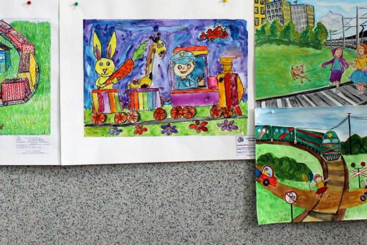 Определились победители конкурса детских рисунков по теме безопасности на железной дороге