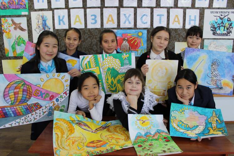 Ученики Аманкарагайского филиала Школы искусств нарисовали, каким они видят независимый Казахстан