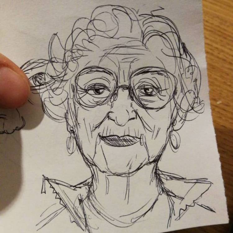 Как нарисовать бабушку 