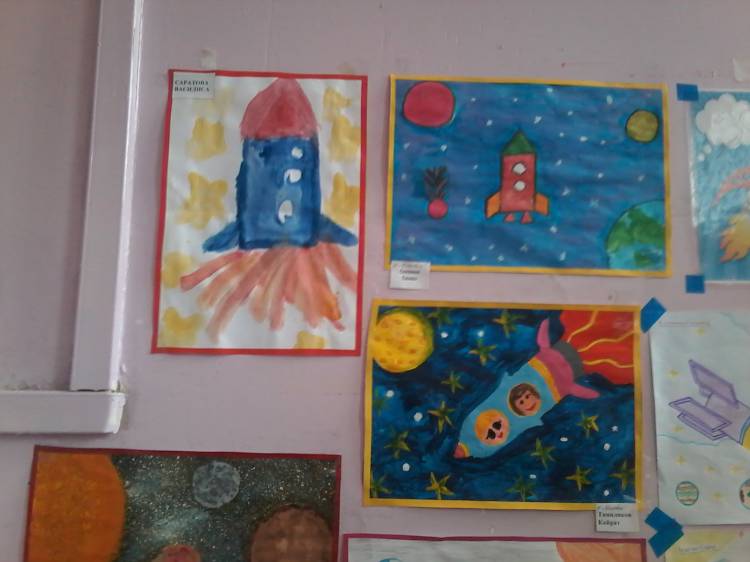 В нашем детском саду в апреле прошла выставка рисунков на тему