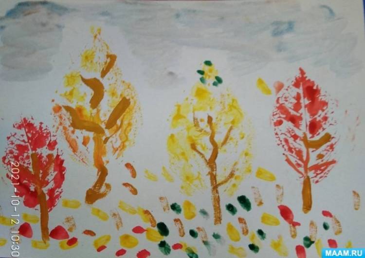Детский мастер-класс по рисованию в технике печатанья осенних деревьев с помощью засушенных листьев «Золотая осень» 