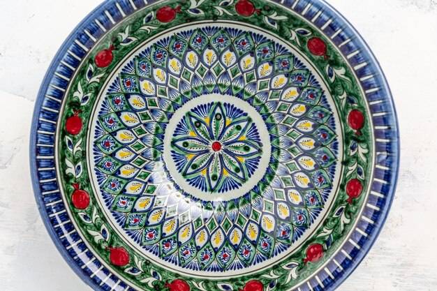 Этническая узбекская керамика с традиционным узбекским орнаментом традиционная узбекская посуда