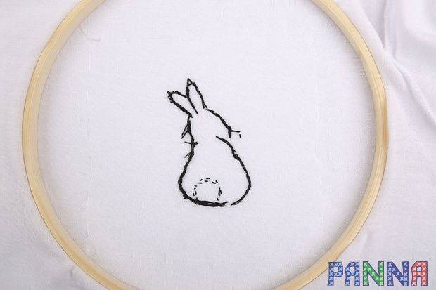Контурная вышивка на одежде «Кролик»