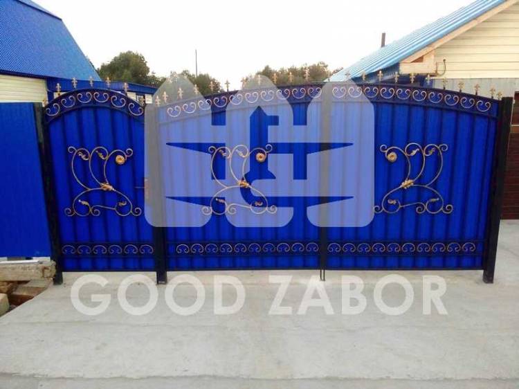 Ворота из профнастила с элементами ковки в Москве, кованые ворота из профлиста
