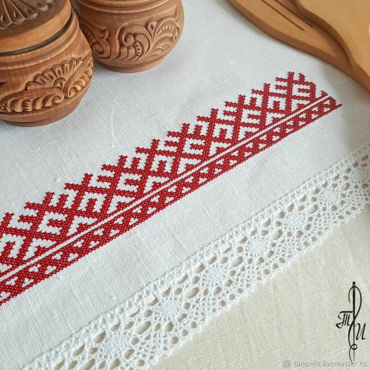 Льняное полотенце с вышивкой и кружевом в русском стиле в интернет