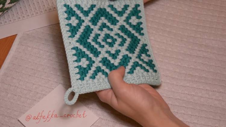 Жаккард крючком в технике Bricks Crochet