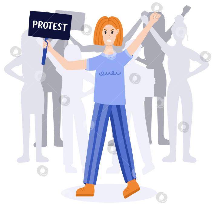 Толпа протестующих с разгневанной девушкой, держащей плакат и поднимающей кулак вверх перед собой