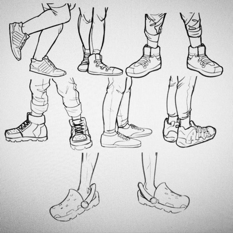 Нарисованные кроссовки на ногах