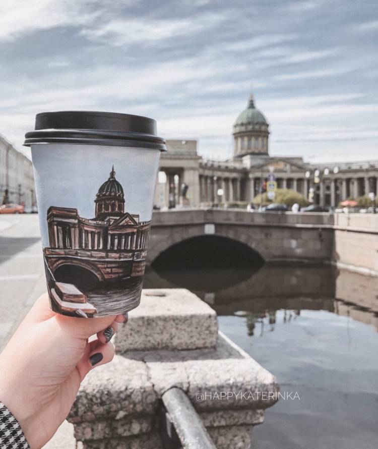 Санкт-Петербург нарисованный на кофейных стаканчиках