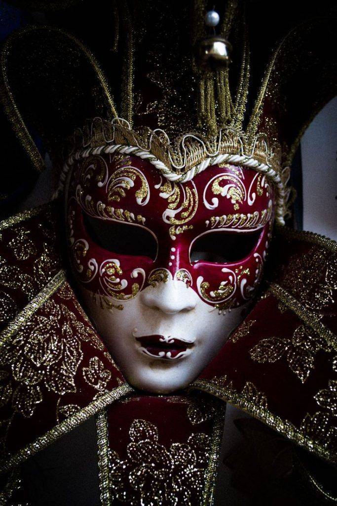 Шикарные карнавальные маски 