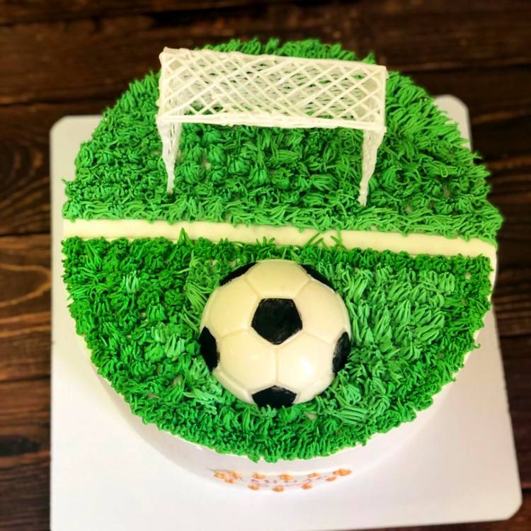 Торт футбольный с воротами и мячом