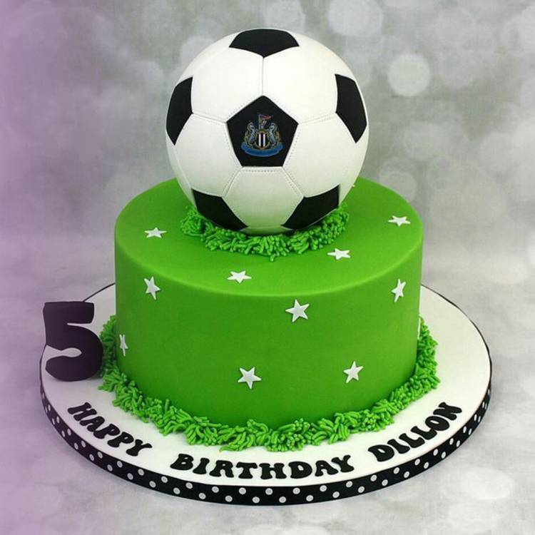 Торт с тематикой футбола 