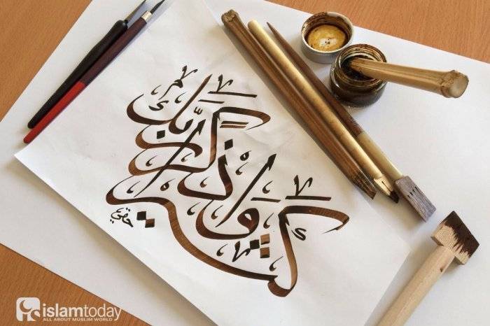 Кто был первым каллиграфом во времена Пророка ﷺ?