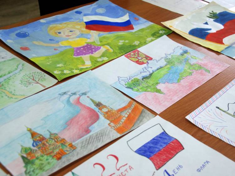 В Хакасии ко Дню государственного флага росгвардейцы провели конкурс детских рисунков