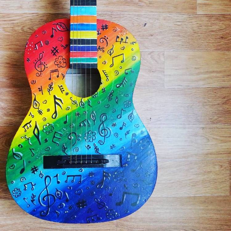 Гитарное творение для ребятишек в детский сад