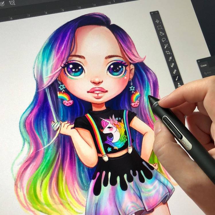 Художница из Тулы рисует знаменитостей в мультяшном стиле, а еще она создала концепты новых кукол Rainbow Surprise