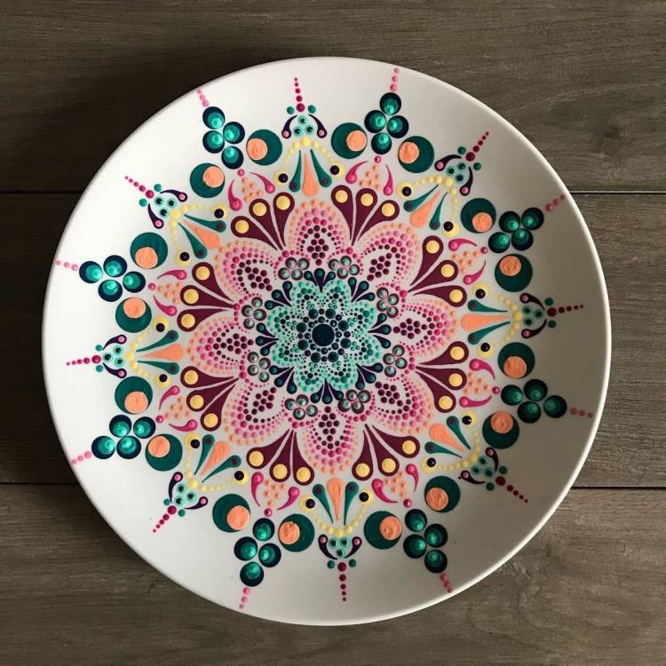 Узоры на тарелках цветы