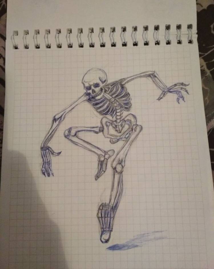 Рисунок скелета синей ручкой