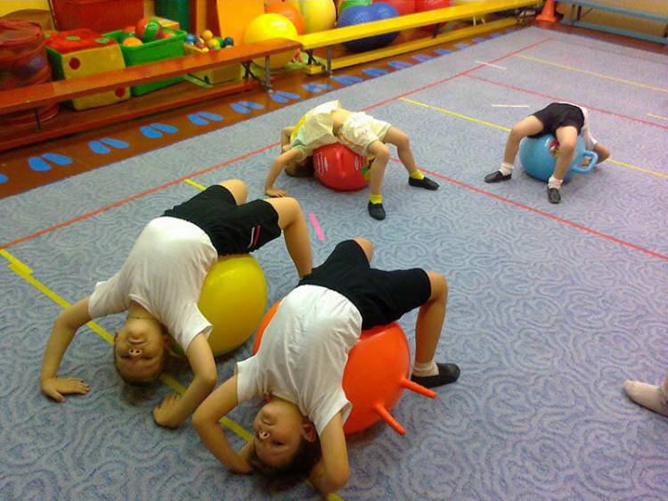 Спортивные занятия с детьми в детском саду