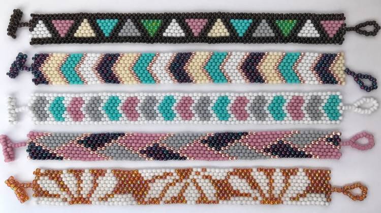 How to weave wide beaded bracelets with a beaded clasp
