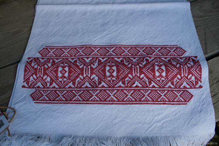 Рушник с обережной вышивкой крестом узора села Усть
