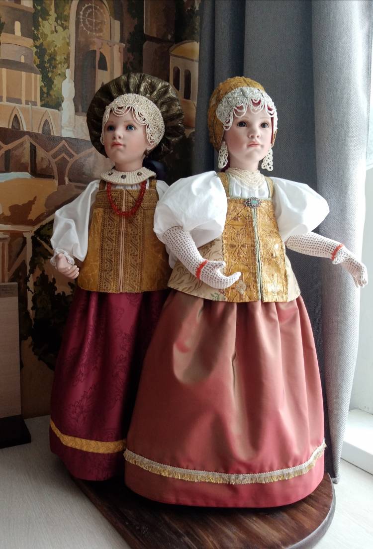 Советские куклы в традиционных костюмах Русского Севера