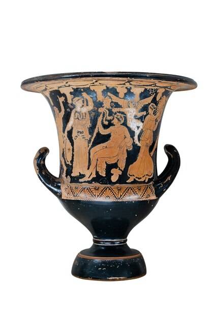 Древнегреческая ваза на белом фоне