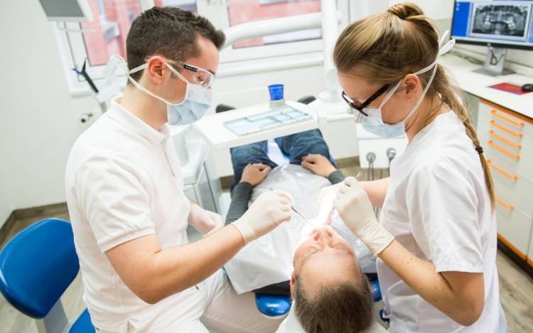 Профессия стоматолог