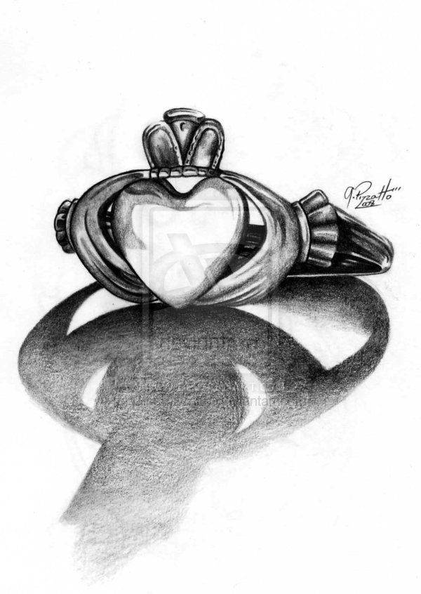 Claddagh Ring by GisaPizzatto on deviantART in