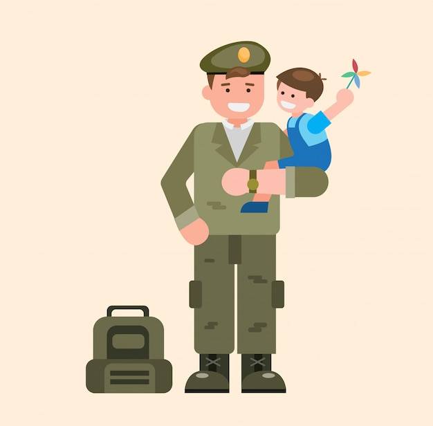 Солдат с детьми на руках, солдат возвращается домой с дежурства