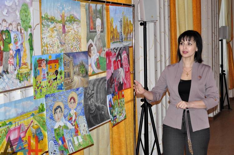 Дети из ДНР стали лауреатами международного конкурса рисунков «На своей земле»