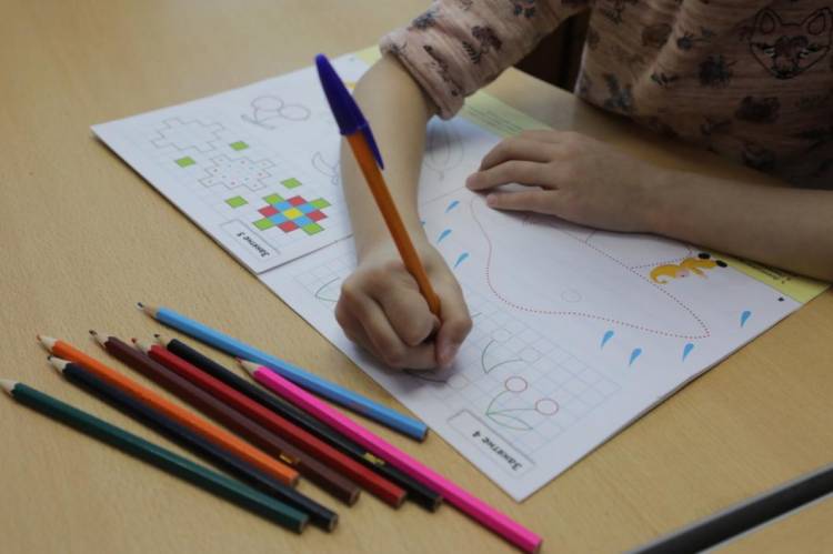Тобольский аэропорт предлагает детям создать рисунки на тему авиации